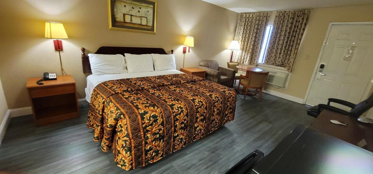 Regency Travel Inn Hayti 외부 사진