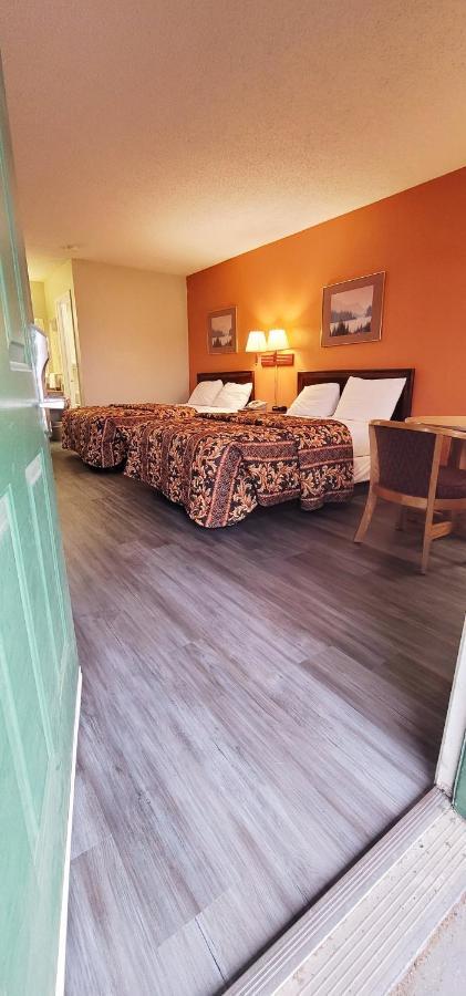Regency Travel Inn Hayti 외부 사진