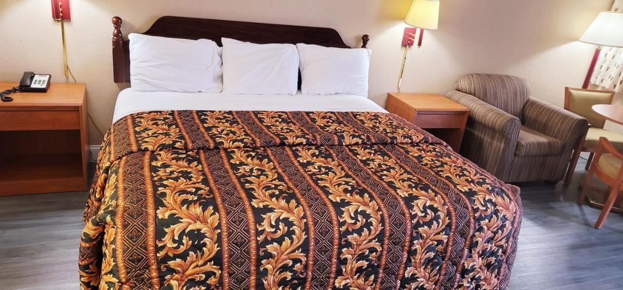 Regency Travel Inn Hayti 외부 사진