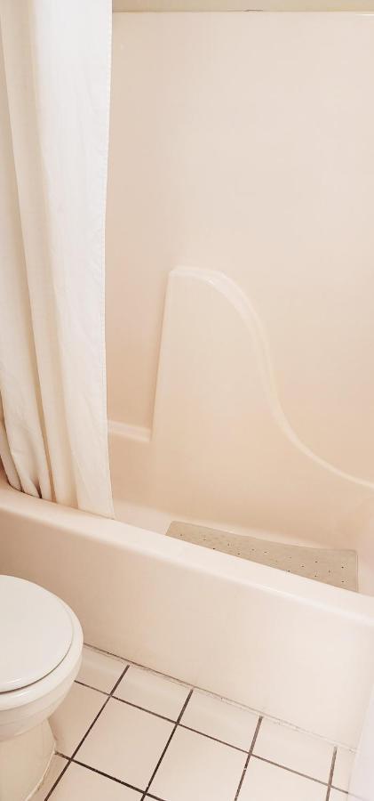 Regency Travel Inn Hayti 외부 사진